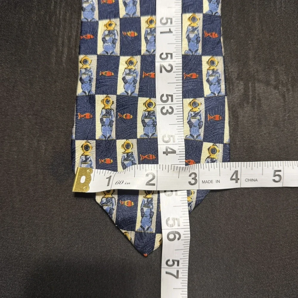 Ermenegildo Zegna Men's‎ Scuba Diver Fish Blue Yellow Orange Tie 100% Silk 3.75